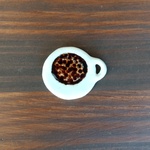 コーヒーカップの陶器ブローチ 丸