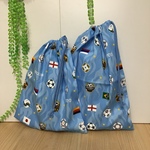 【現品限り】w30×35cm 大きめ巾着 w30×40cm 水色 片ひも サッカー サッカーボール柄 長い 体操着袋 体育着 給食着袋 大きめ 巾着