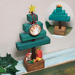 小鳥のオブジェ　ペアのコザクラインコとクリスマス仕様に変えられる木