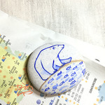 ホッキョクグマと魚　ペーパーウェイト