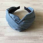 クロスターバン型カチューシャ（コーデュロイ・ブルーグレーに林檎の刺繍）