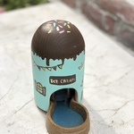 チョコミントアイスクリームショップの水入れカバー