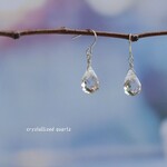 ＊シルバー925＊キラキラカットが美しいクリスタルクォーツのピアス＊イヤリングに変更可能＊冬