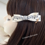 【再販】ピアノの発表会にも…♪ 楽譜柄　音符チャーム付きリボンバレッタ　大人の方・お子様にも　　