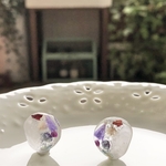 𝕜𝕦*𝕞𝕠𝕞𝕠𖦥⚘𖡡𖤣ホワイト ラメ 小ぶりレジン ピアス 母の日 ギフト