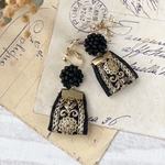 【10%off】マットビーズと刺繍リボンのイヤリング［ブラック］
