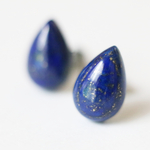 【再販】ペアシェイプ・ラピスラズリのスタッドピアス（12×8mm・サージカルステンレス）