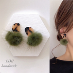【EIMI】ベージュべっこう柄×ミンクファーカーキ＊ ピアス/イヤリング