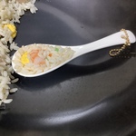 「チャーハンのチャーム」　チャーハン　れんげ　陶器　焼き豚　炒り卵　食品サンプル　フェイクフード　本物のような　おいしそう　美味しそう　おもしろい　チャーム