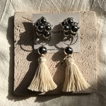 【特集掲載❤︎再×3販】 no.58▸︎▹︎大ぶりタッセルピアス ❁︎ivory×silver❁︎