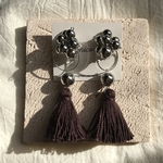 【再販】no.59▸︎▹︎大ぶりタッセルピアス ❁︎brown×silver❁︎