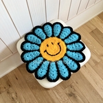 【savvy0523様　オーダー作品】スマイリーフラワーの円座　   light blue