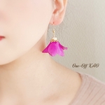 シクラメン【赤紫】揺れる革花ピアス＆イヤリング　アレルギー対応