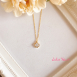 【送料無料】スワロフスキー✨Petite cloverネックレス✨グルーデコ　ゴールド