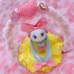 メルヘン💖アマビエ様　台座付　マスコット　ぬいぐるみ　ハンドメイド　レトロ　ゆめかわいい　ファンシー　無病息災　疫病退散　飾り　玄関飾り　インテリア　プレゼント　ギフト　あまびえさま　人形　ドール