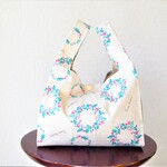 レジ袋型エコバッグ◎花柄リース◎ランチバッグ◎コンビニ袋◎薬局袋◎マチたっぷり15㎝◎