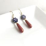 青紫の花ピアス