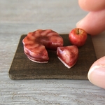 再販ミニチュア　深い色味のタルト・タタン　
