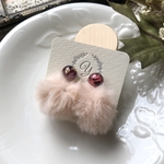 ローズとエコファーの冬色ピアス／イヤリング