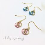花びらチェコブレスとツイストリング♡のプチピアス　ピンク　ブルー
