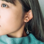 雫ガラスのアメリカンピアス