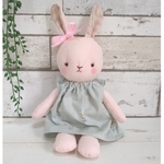 うさぎのぬいぐるみ　　うさヨちゃん