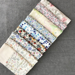 リバティプリントとガーゼのパッチハンカチ