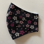 立体マスク☆ゴム紐付き☆和柄☆花柄☆黒にピンクと白の桜マスク