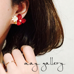 お花畑♡リアルフラワーイヤーカフorピアスset♡真っ赤なアジサイとホワイトのminiデイジー♡