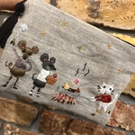 きのこ料理はいかが？な刺繍ファスナーポーチ♪