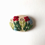 champ de fleurs  刺繍 ブローチ レッド