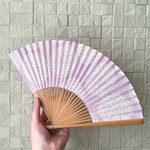 まんまる小花があつまるペールピンクの北欧柄扇子　ナチュラルでかわいい花柄