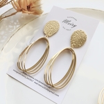 ピアス 大ぶり レイヤード リング ゴールド の ピアス / イヤリング / チタンピアス / 樹脂ピアス / シンプル