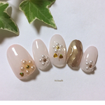 ネイルチップ 〜シアーベージュ フラワーネイル〜