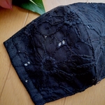 【人気です❤️】秋におすすめ　レースマスク　マーガレット　黒　小池都知事　秋用マスク　刺繍　刺繍マスク　レース　マスク　秋　おしゃれマスク　結婚式　黒マスク　冠婚葬祭　礼服用　　　