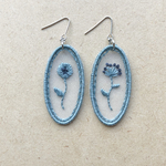 オーガンジー刺繍　北欧風お花のピアス/イヤリング