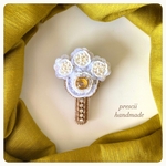 ビーズ刺繍ブローチ　Imaginary flower (yellow )