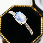 ロイヤルブルームーンストーン8×6mm ぷっくりカボション／〜職人技が光るサイドメレ石加工〜　／アレルギー対応・つけっぱなし・14kgf　silver　アクセサリー　真珠　シンプルジュエリー