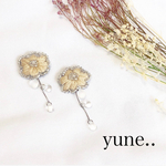 くすみ色の花咲くピアス/アイボリー　ピアス　イヤリング　刺繍　デート　かわいい