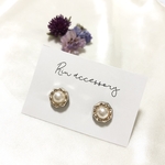 小ぶりパールボタンピアス　handmade