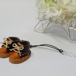 ＊送料無料＊ mini☆miniシリーズ　ミニチュアひも靴⑦のストラップ+イヤホンジャック（キャメル＆ネイビー+ベージュステッチ）