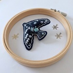 【受注製作】冬色の鳥ブローチ