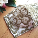 【再販❤️】１年中おすすめ　レースマスク　ナイロンシャー　お花　カーキ　秋用マスク　刺繍　刺繍マスク　レース　マスク　秋　おしゃれマスク　綿ローンマスク　旅行　クリスマス　お正月