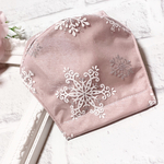 再販15回目♡新作♡洗えるマスク インナーマスク 立体 くすみピンク　雪の結晶　スノーホワイト　オーダーメイド　秋冬用 マスク 小池百合子  小池都知事風  おしゃれマスク