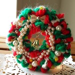 クリスマスリースのブローチ