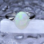 天然ホワイトオパールのリング ( 約10㎜×8㎜ )  