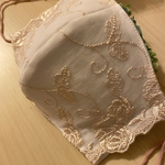 再入荷❣️シルク❤️肌馴染みの良いピンクベージュの綺麗マスク　保湿・肌荒れ防止・UVカット　ブライダル　パーティーに♡ 嬉しいフィルター内蔵
