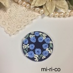 青薔薇とミモザの花刺繍 ブローチ／ヘアゴム