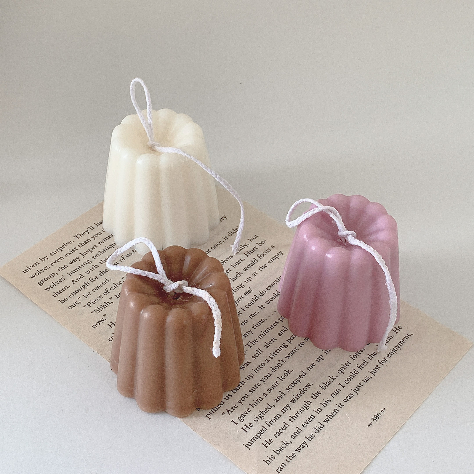 売り切れのため展示のみ)蜜蝋＆ソイワックスミニカヌレ