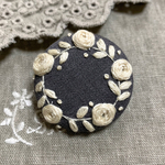 お花の刺繍　ブローチ/ヘアゴム